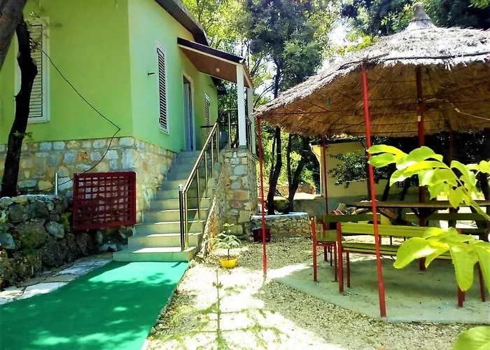 Ramo\'S Green Beachside Retreat - Cozy 2 Bedroom Home