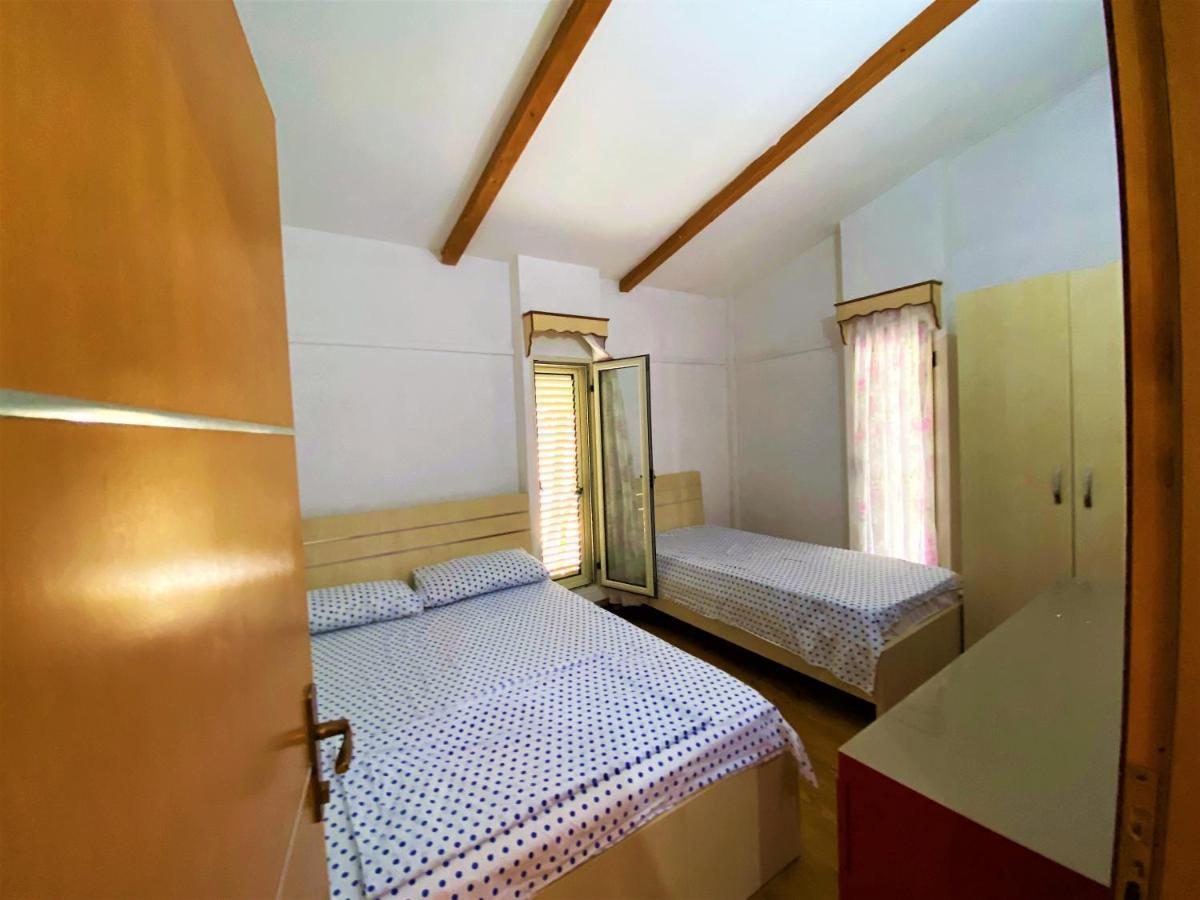 Ramo's Beachside Retreat - Cozy 2 Bedroom Будинок відпочинку